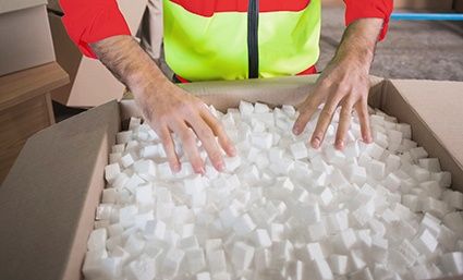 warehouse_worker_kitting.jpg warehouse_worker_kitting.jpg